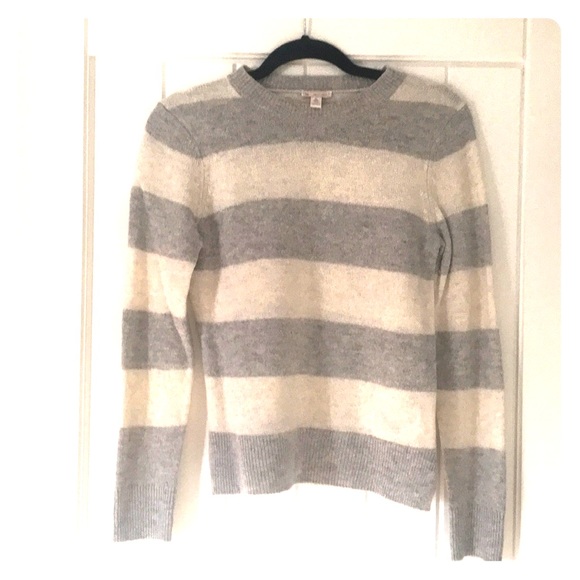 Gray & White striped sweater in good condition. - Picture 1 of 7